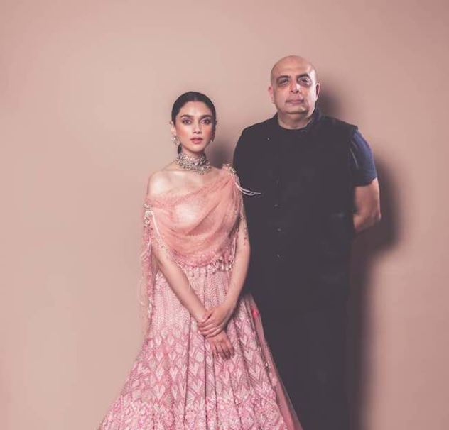 Tarun Tahiliani - Indian fashion designers